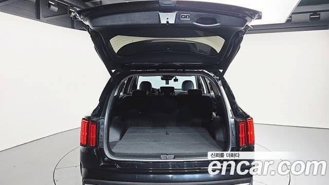 Kia Sorento 2023 — ფოტო 18/20