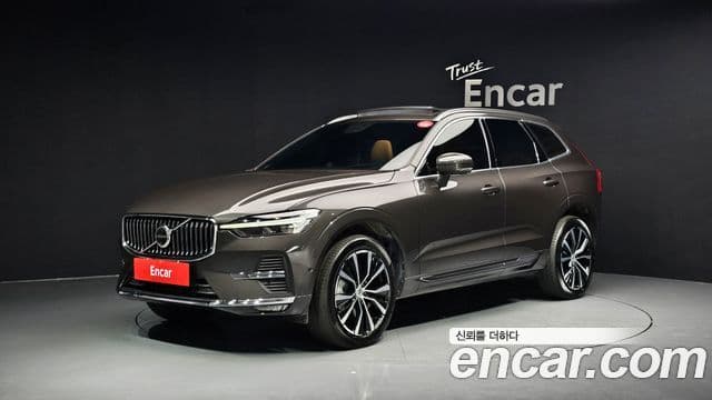 Volvo XC60 2023 — ფოტო 1/20
