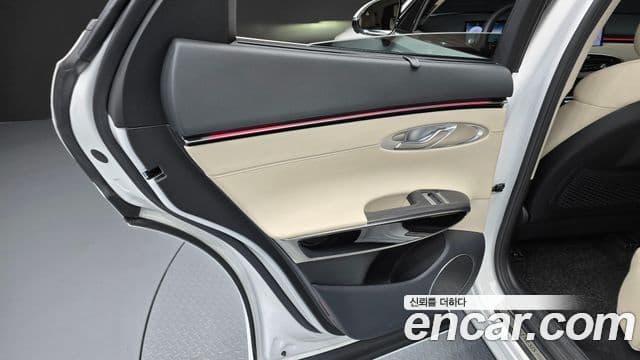 Genesis GV70 2024 — Photo 2/30
