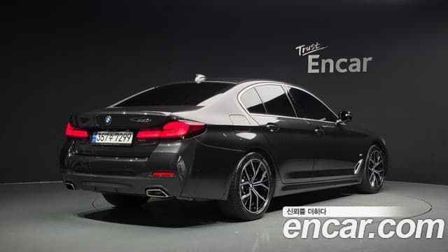 BMW 5 Series 2022 — Şəkil 2/20