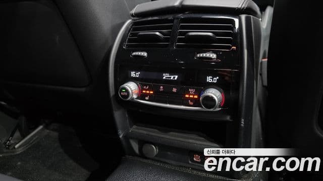 BMW 5 Series 2022 — Şəkil 19/20