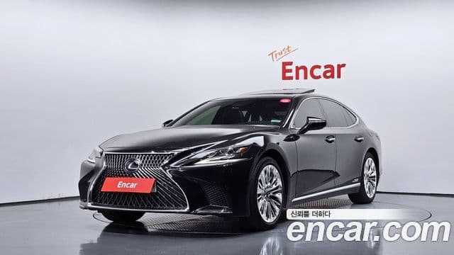 Lexus LS500h 2018 — Photo 8/20