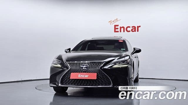 Lexus LS500h 2018 — Photo 10/20