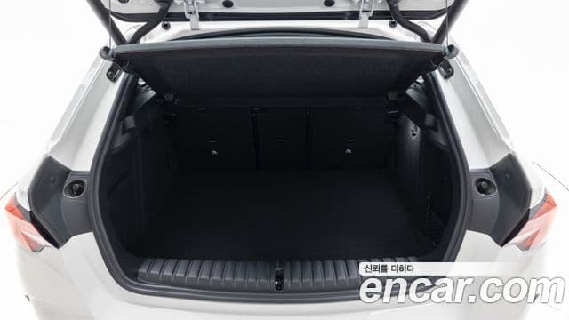 BMW 1 Series 2025 — ფოტო 8/20