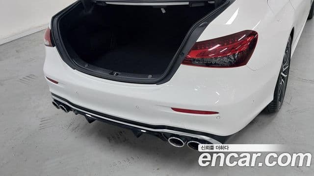 Mercedes-Benz E-Class 2021 — Фото 10/20