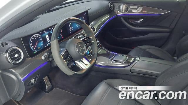 Mercedes-Benz E-Class 2021 — Фото 13/20