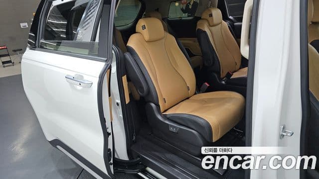 Kia Carnival 2021 — Фото 11/20