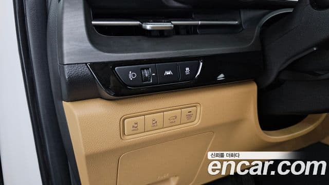 Kia Carnival 2021 — Фото 17/20