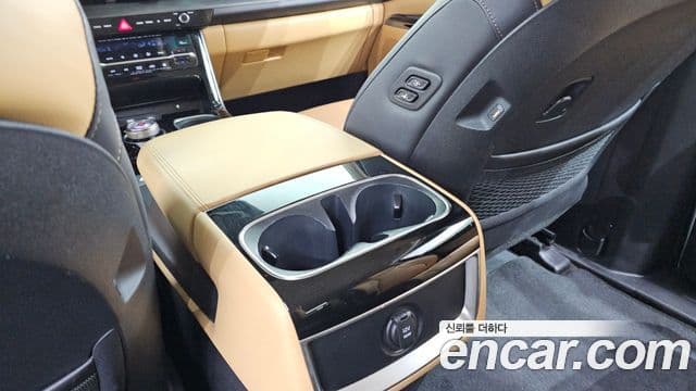 Kia Carnival 2021 — Фото 19/20