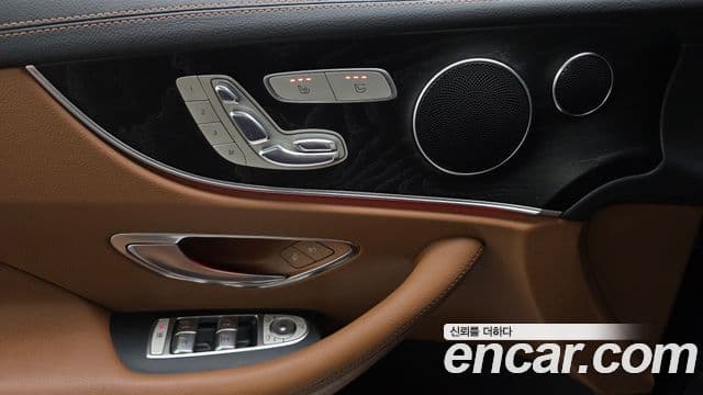 Mercedes-Benz E-Class 2018 — Şəkil 18/20