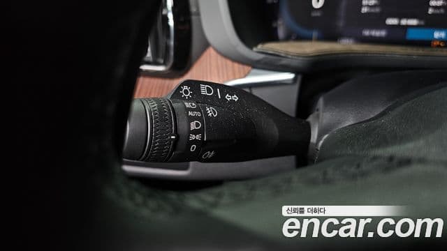 Volvo XC60 2023 — Photo 26/30
