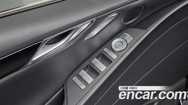 Genesis Electrified G80 2025 — Фото 19/20