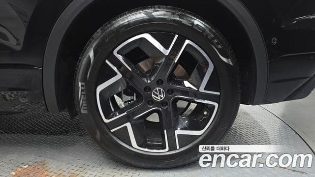Volkswagen Touareg 2025 — Photo 18/38