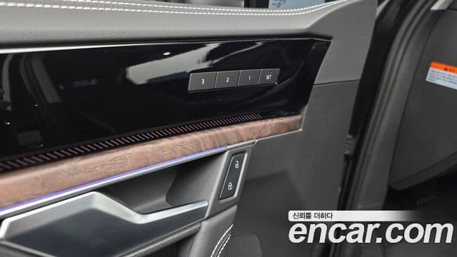 Volkswagen Touareg 2025 — Photo 2/38