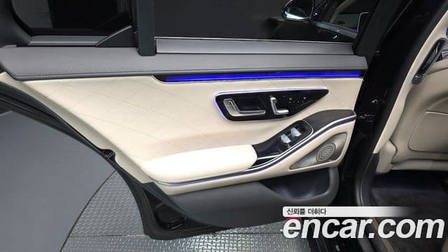 Mercedes-Benz S-Class 2022 — Photo 9/34