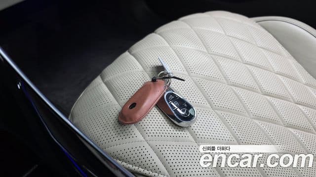 Mercedes-Benz S-Class 2022 — Photo 10/34