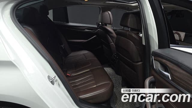 BMW 5 Series 2020 — ფოტო 11/20