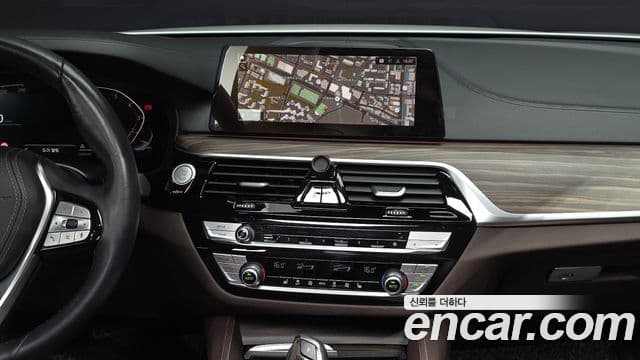BMW 5 Series 2020 — Şəkil 14/20