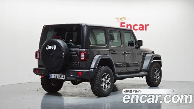 Jeep Wrangler 2023 — ფოტო 2/20