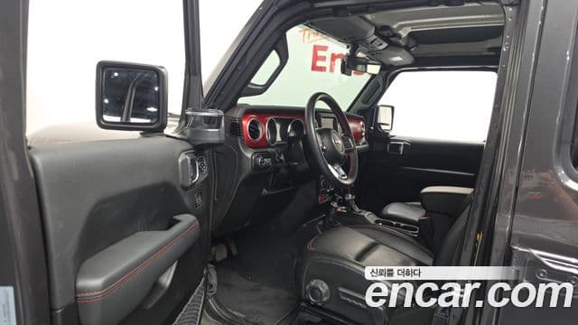 Jeep Wrangler 2023 — ფოტო 10/20