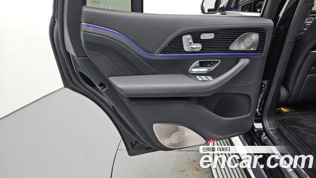 Mercedes-Benz GLS-Class 2023 — Photo 15/34