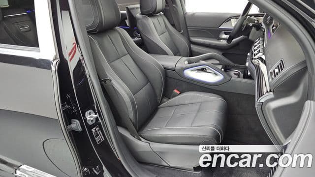 Mercedes-Benz GLS-Class 2023 — Photo 17/34