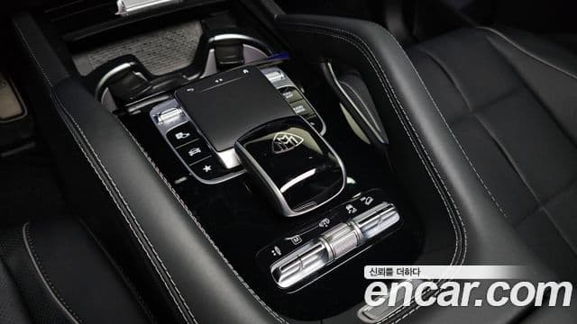 Mercedes-Benz GLS-Class 2023 — Photo 18/34