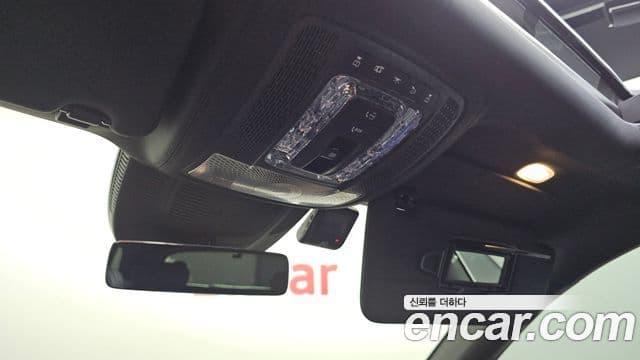 Mercedes-Benz GLS-Class 2023 — Photo 32/34