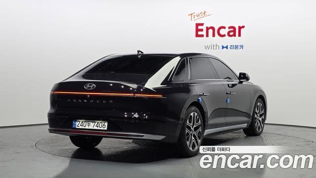 Hyundai Grandeur 2022 — ფოტო 2/20