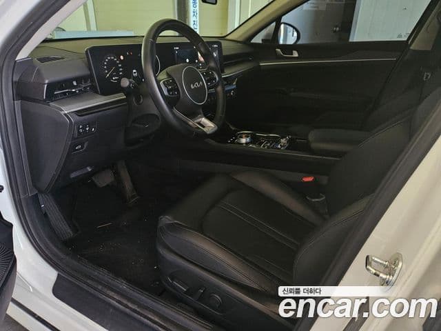 Kia K5 2023 — Şəkil 7/16
