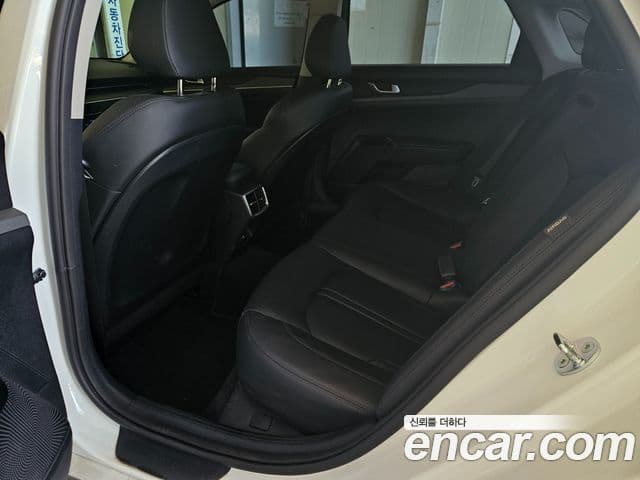 Kia K5 2023 — Şəkil 15/16