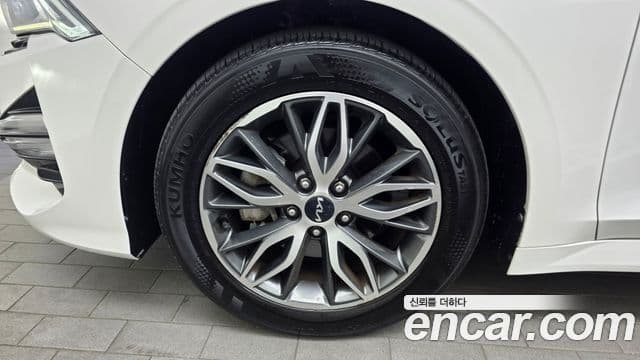 Kia K5 2022 — ფოტო 4/20