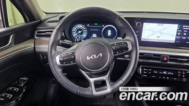 Kia K5 2022 — ფოტო 13/20