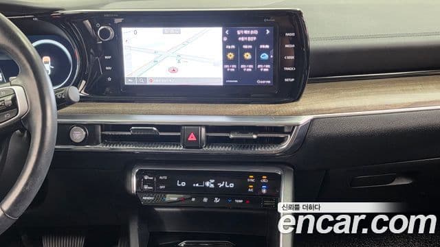 Kia K5 2022 — ფოტო 14/20