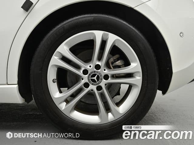 Mercedes-Benz A-Class 2024 — Фото 5/20