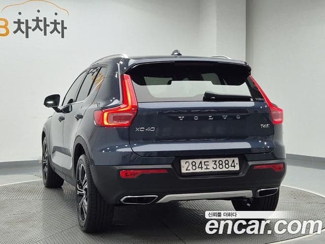 Volvo XC40 2020 — Şəkil 1/20