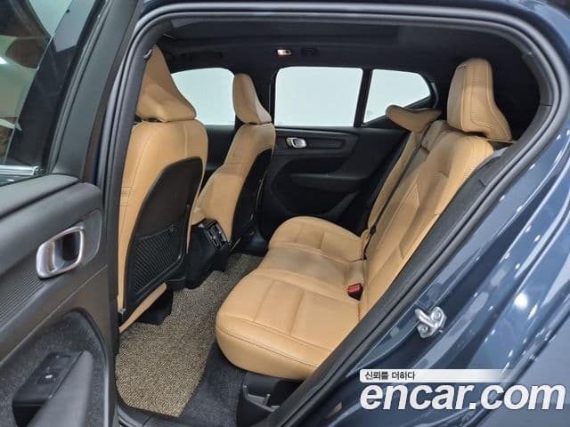 Volvo XC40 2020 — Şəkil 12/20