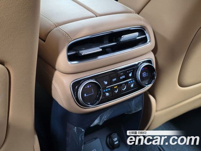 Genesis GV80 2021 — Şəkil 18/20
