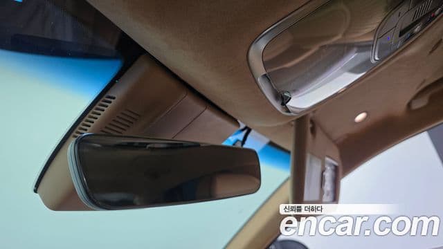 Genesis G90 2022 — Photo 33/34
