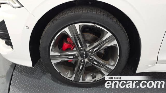 Kia K5 2021 — ფოტო 5/20