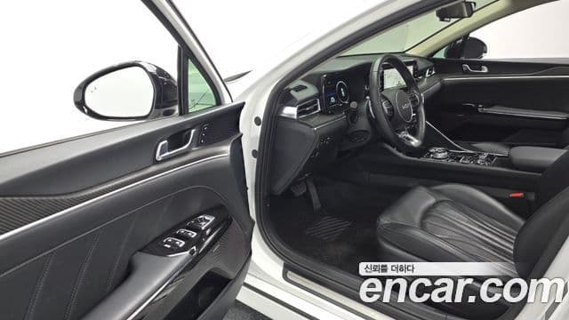 Kia K5 2021 — ფოტო 10/20