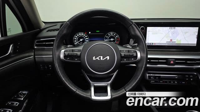 Kia K5 2021 — ფოტო 13/20