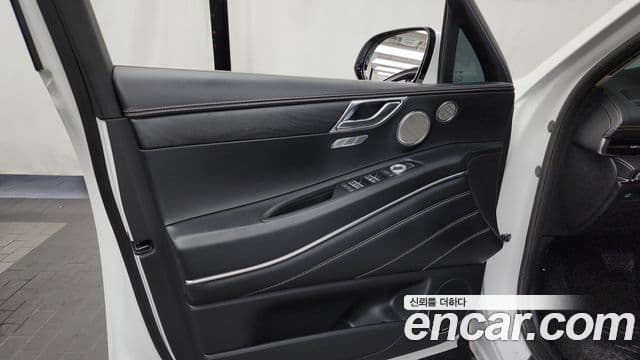 Genesis GV80 2020 — Photo 30/36