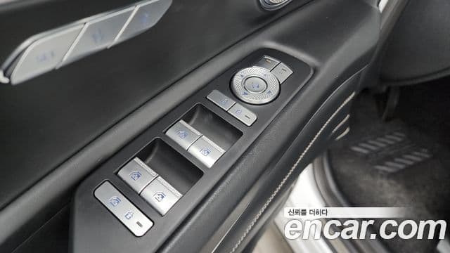 Genesis GV80 2020 — Photo 9/36