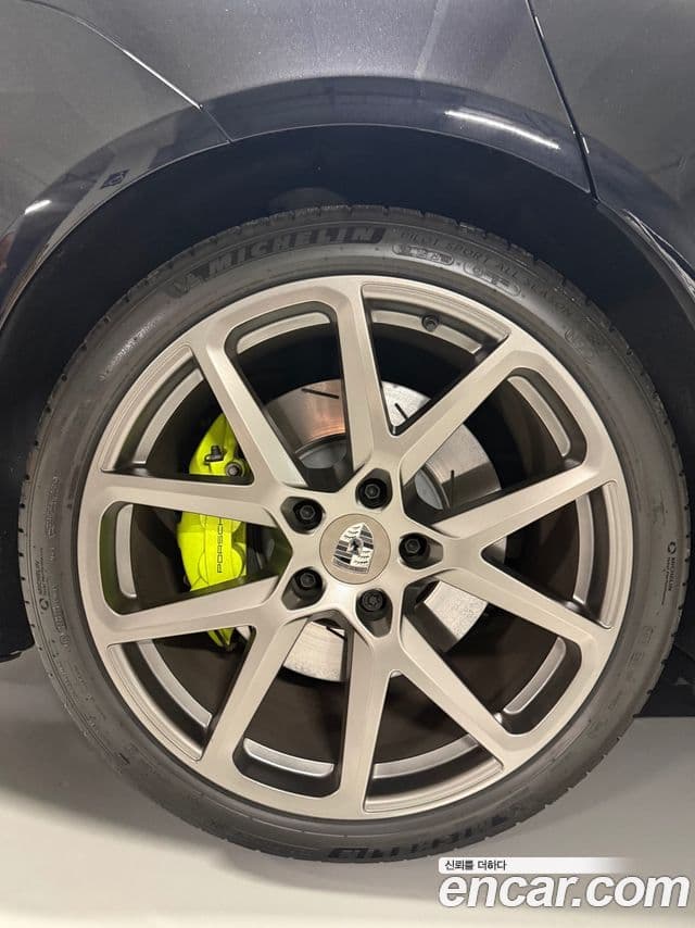 Porsche Panamera 2024 — ფოტო 13/20