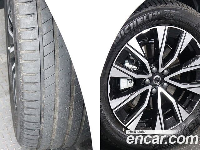 Volvo XC60 2023 — ფოტო 19/20