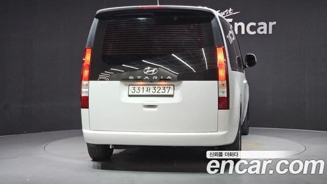 Hyundai Staria 2022 — ფოტო 4/20