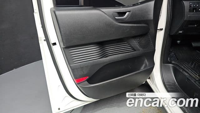 Hyundai Staria 2022 — Şəkil 17/33