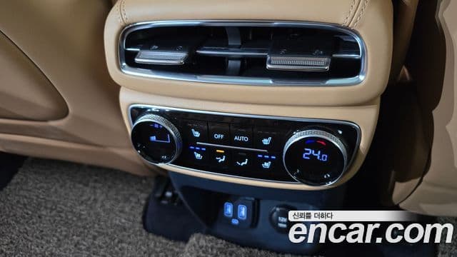 Genesis GV80 2023 — ფოტო 16/20