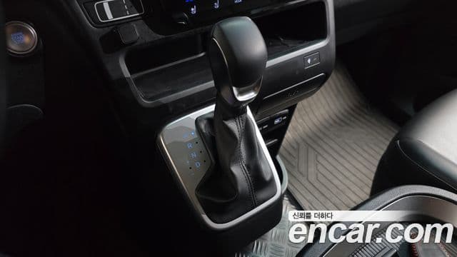 Hyundai Staria 2021 — ფოტო 8/20